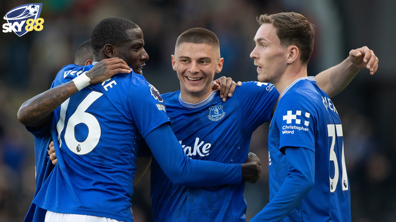 Suc Manh Va Phong Do Cua Everton Vs Leeds